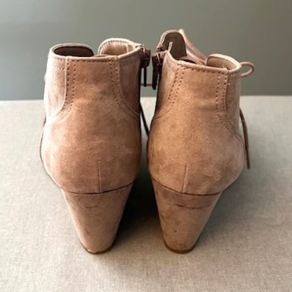 Universal Thread Boots - Picture 2 of 5